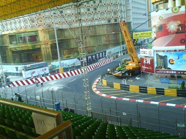 Sul difficile circuito di Guia ieri ha perso la vita il pilota portoghese della Superbike Luis Carreira. Oggi è morto Phillip Yau.