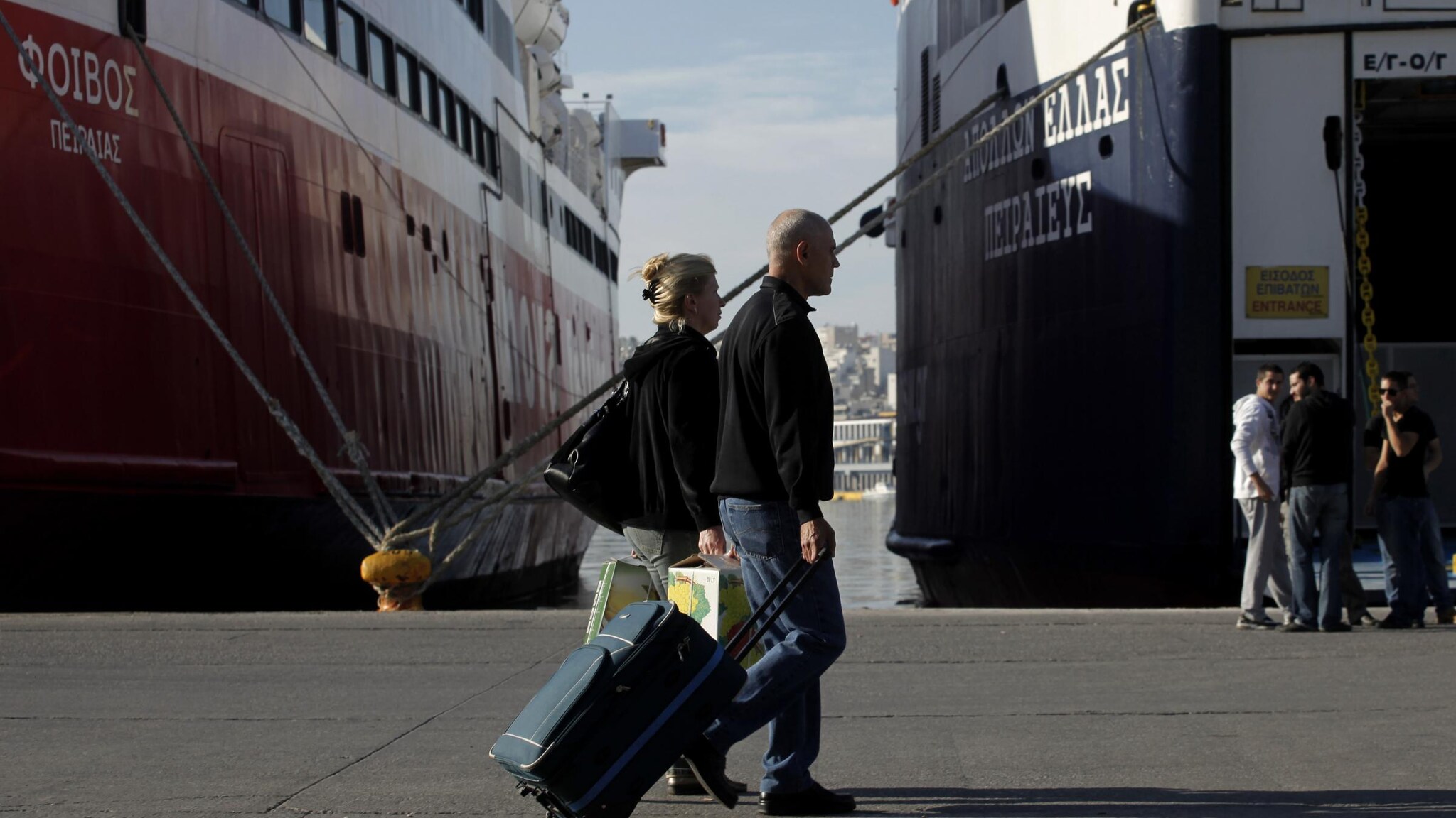 Quarto sciopero generale dall’inizio dell’anno in Grecia, ancora una volta per dire no alle nuove misure anti-crisi che dovranno essere votate in Parlamento. Paese paralizzato per 48 ore, fermi trasporti e uffici chiusi.