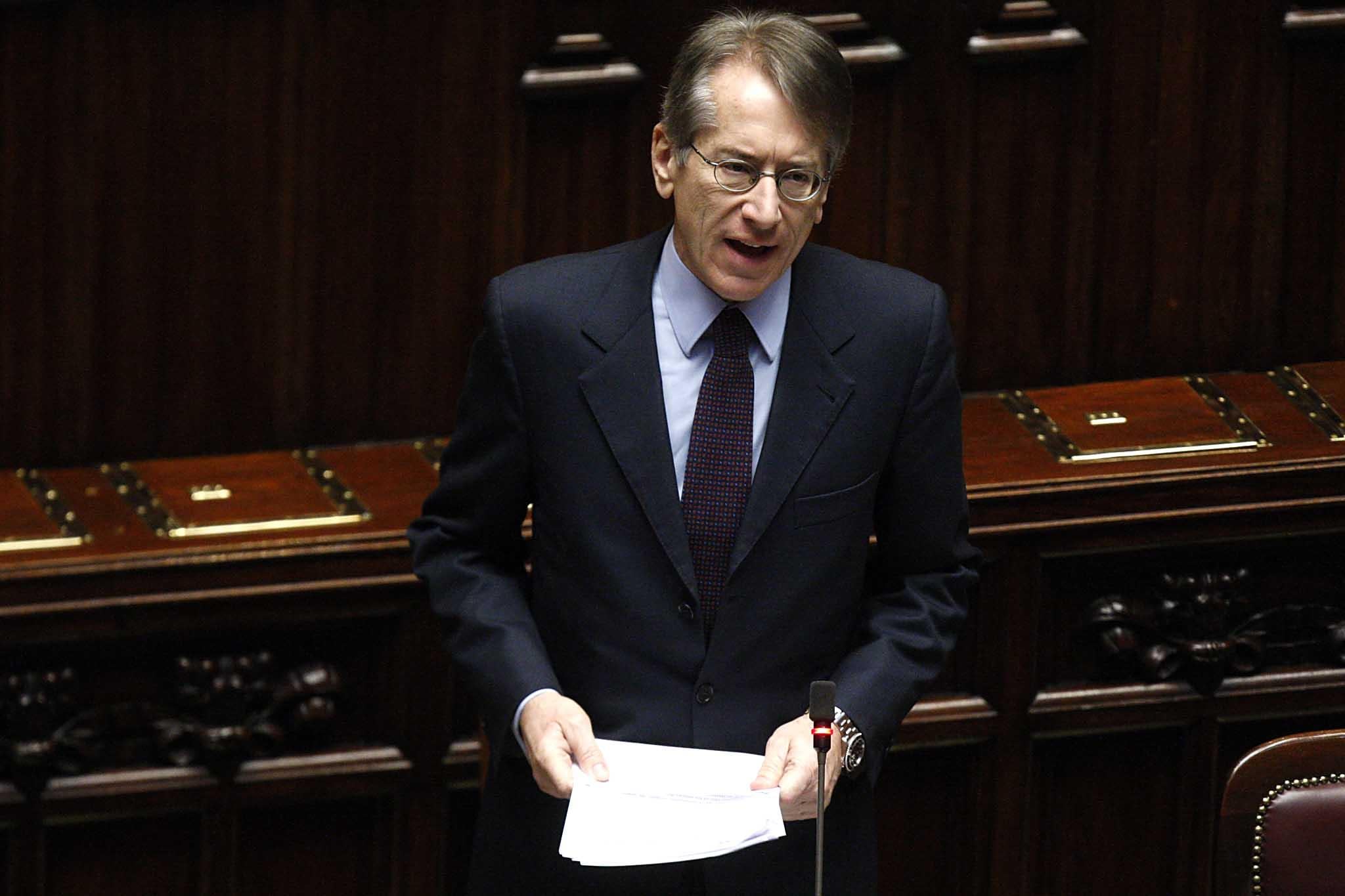 Mario Belluomo è stato rapito insieme a due colleghi russi e per i tre, sostiene Mosca, è arrivata una richiesta di riscatto. Dall’Italia la Procura di Roma apre un fascicolo sul sequestro dell’ingegnere siciliano.