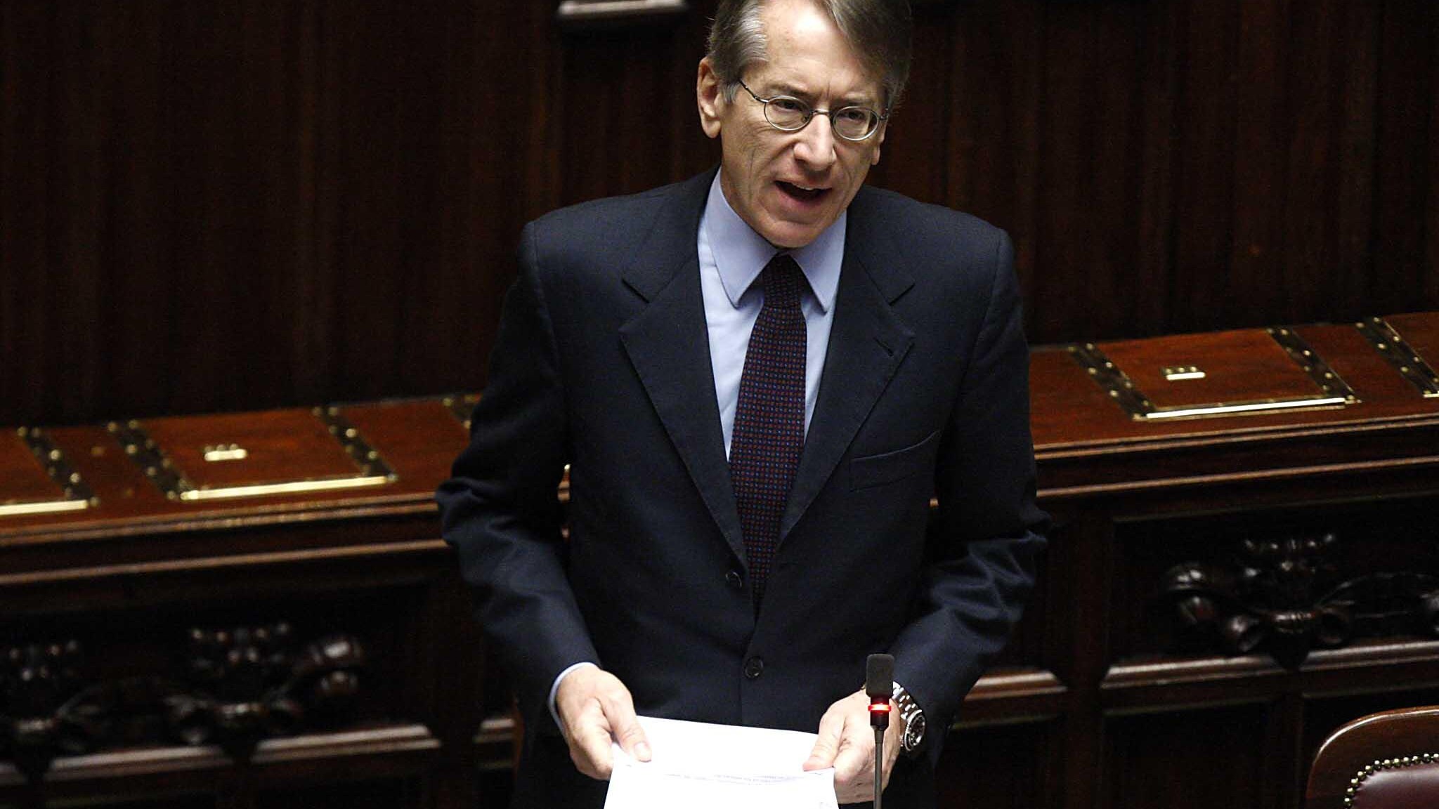 Mario Belluomo è stato rapito insieme a due colleghi russi e per i tre, sostiene Mosca, è arrivata una richiesta di riscatto. Dall’Italia la Procura di Roma apre un fascicolo sul sequestro dell’ingegnere siciliano.