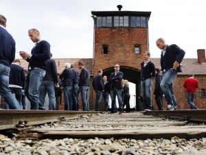 Il giorno della memoria, L'Italia ricorda le vittime della Shoah "contro ogni razzismo"