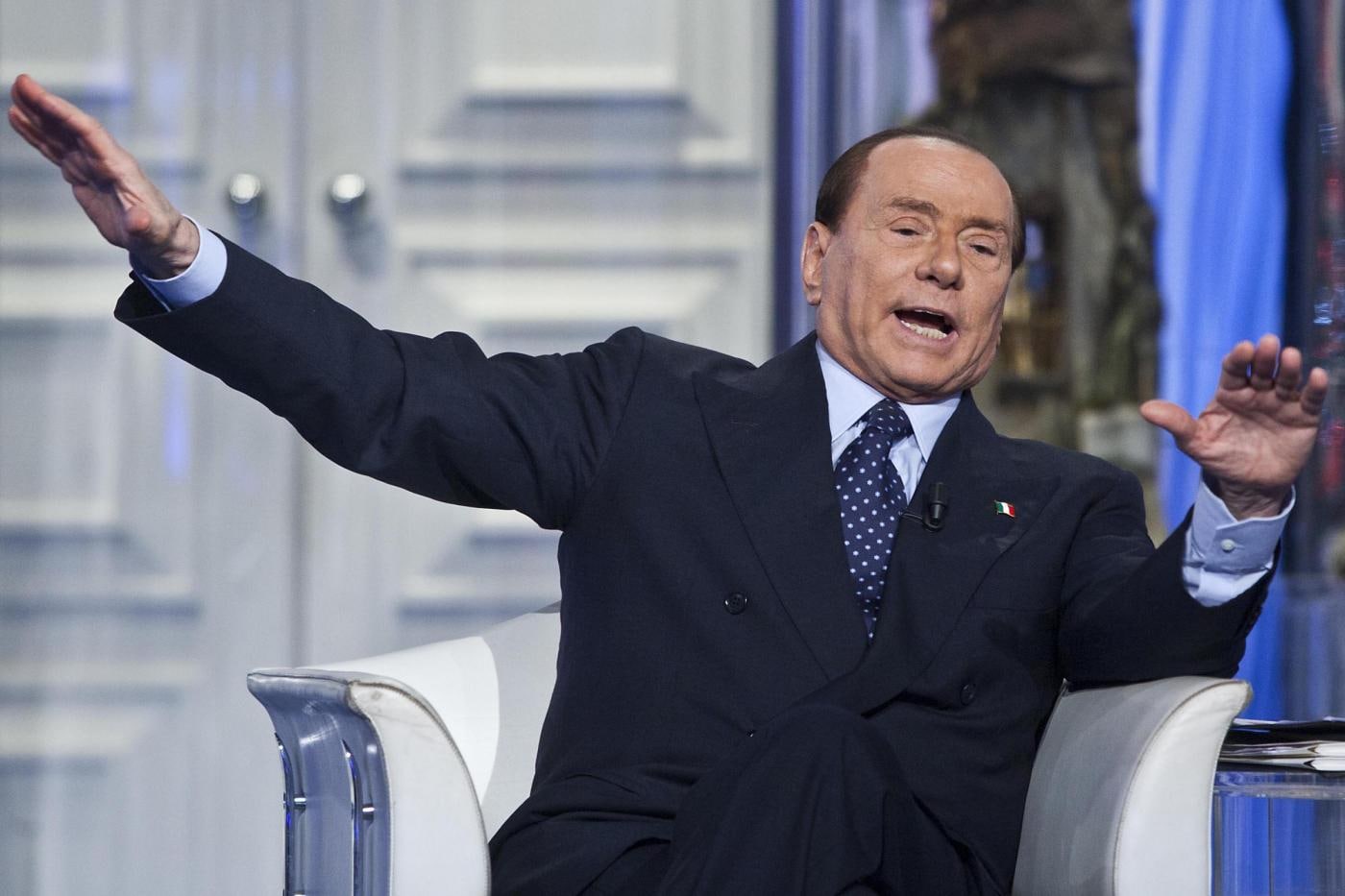 Berlusconi: "Via le tasse a chi assume, sarà come farlo in nero"