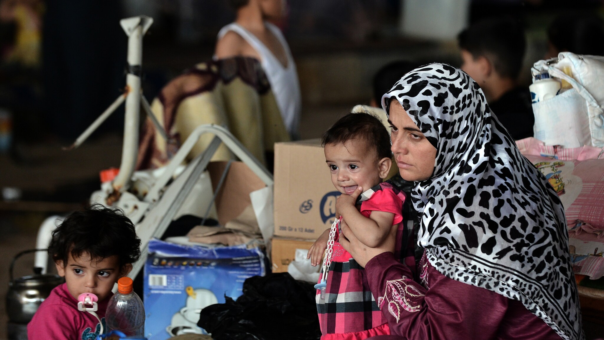 Nel Paese di Assad devastato dalla guerra civile anche gli stupri nei confronti di donne e bambine sono usati come arma di guerra. Violenze che rappresentano, secondo un rapporto dell’IRC, una delle cause maggiori della fuga di migliaia di donne e ragazze.