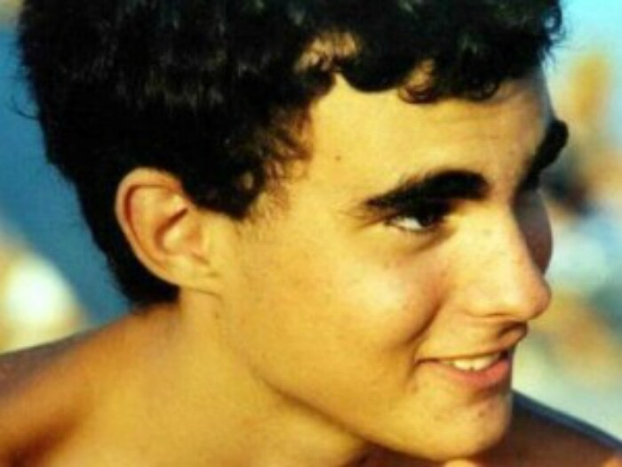 Slitta la decisione del Tribunale di Sorveglianza di Bologna sulle modalità con cui i quattro poliziotti condannati per l’omicidio di Federico Aldrovandi dovranno scontare i sei mesi di pena residua. Le parole del padre del giovane a margine dell’udienza.