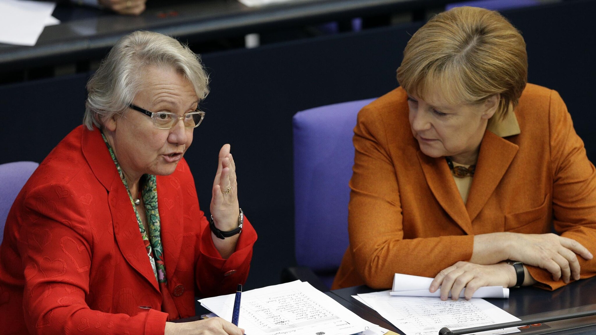 Anche i ministri copiano e sembra paradossale che lo abbia fatto perfino quello dell’Istruzione e della Ricerca scientifica. Si tratta di Annette Schavan, ministro tedesco della Merkel, cui l’università di Duesseldorf ha revocato il titolo di dottore.