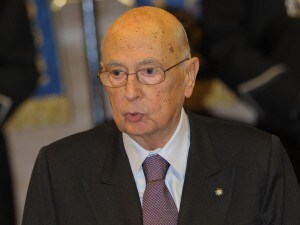 Il Quirinale risponde alla lettera dei genitori di Yara Gambirasio, la 13enne uccisa a Brembate Sopra. Alla Procura di Bergamo il presidente chiede che la famiglia della giovane sia coinvolta nelle indagini che riguardano una morte ancora avvolta nel mistero.
