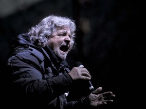 Tzunami Tour a Susa, campagna elettorale di Bebbe Grillo