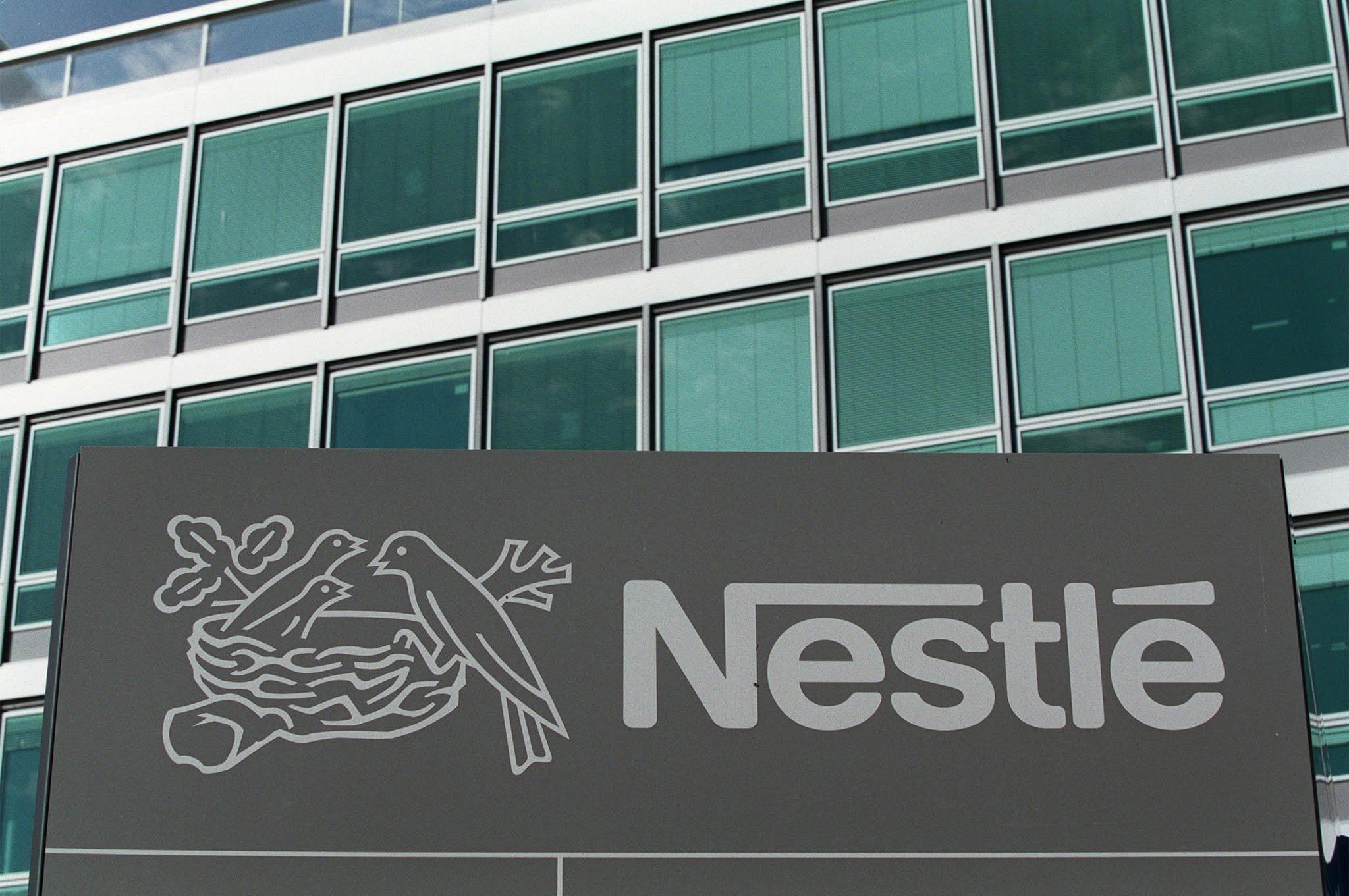 Nestlé ritira dal mercato latte per neonati in diversi Paesi, anche l’Italia: i lotti interessati
