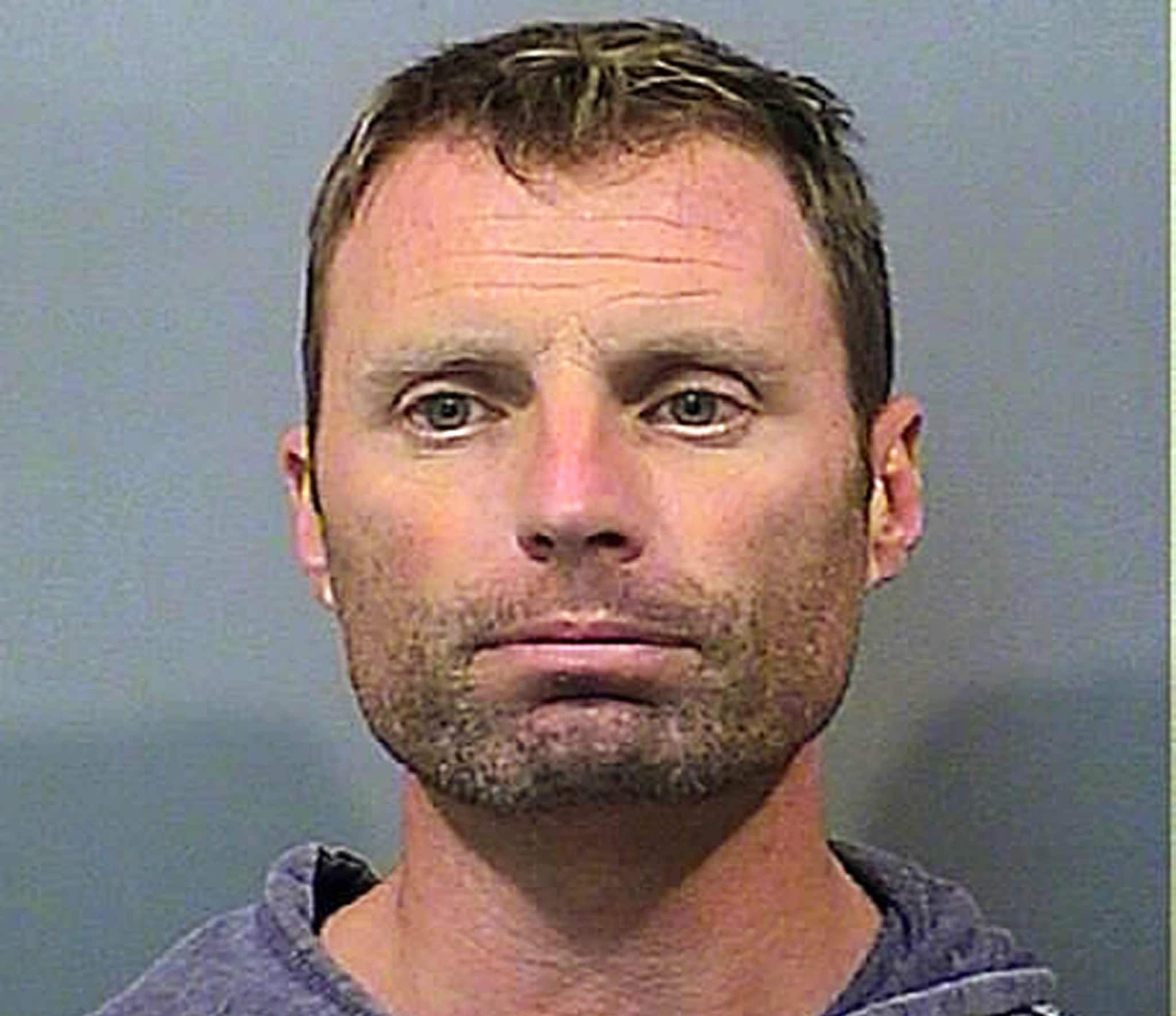 Una donna è stata accusata di aver venduto la propria figlia di 18 mesi a un uomo che l’avrebbe poi utilizzata per girare dei video pedopornografici. La terribile vicenda a Hammond, nello stato dell’Indiana.