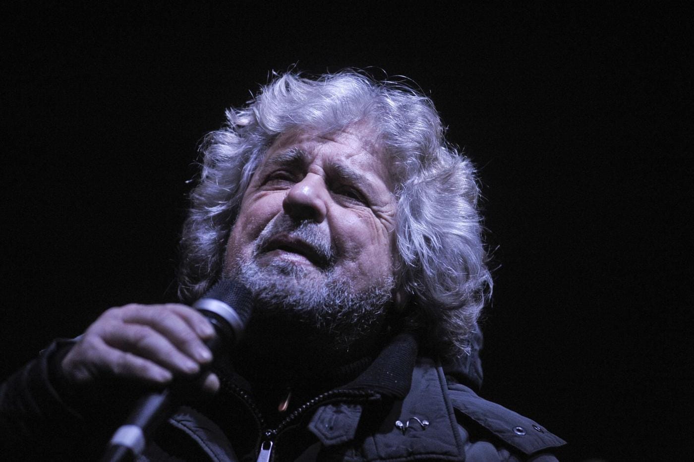 Grillo: "Mai la fiducia a Governi Tecnici"