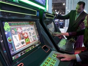 Il gioco d’azzardo cresce, ma con il web controlli sempre più difficili