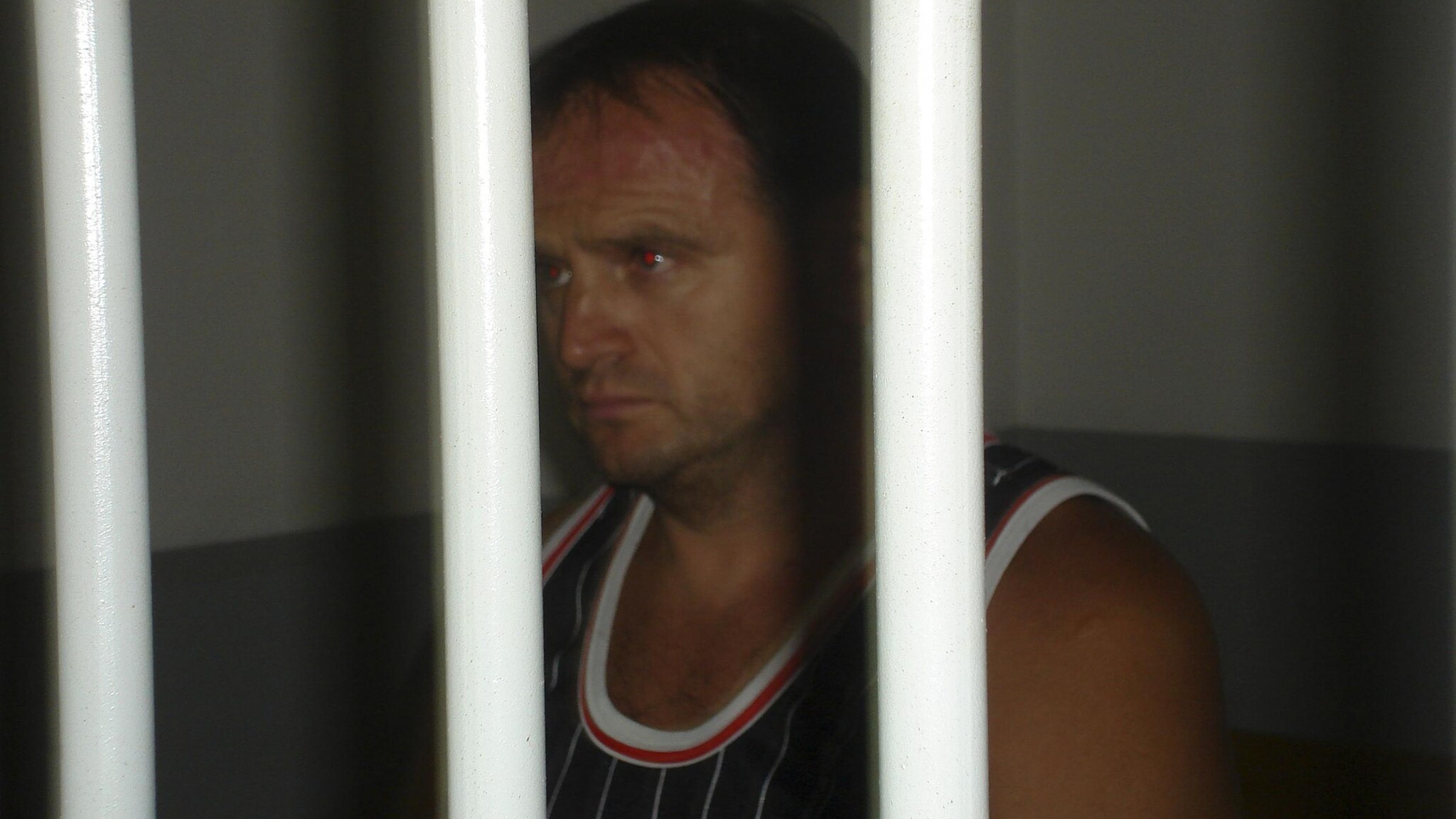 I giudici bosniaci hanno condannato alla massima pena (45 anni di reclusione) l’ex militare dell’esercito Veselin Vlahovic, detto Batko, per crimini contro l’umanità perpetrati durante la guerra in Bosnia.