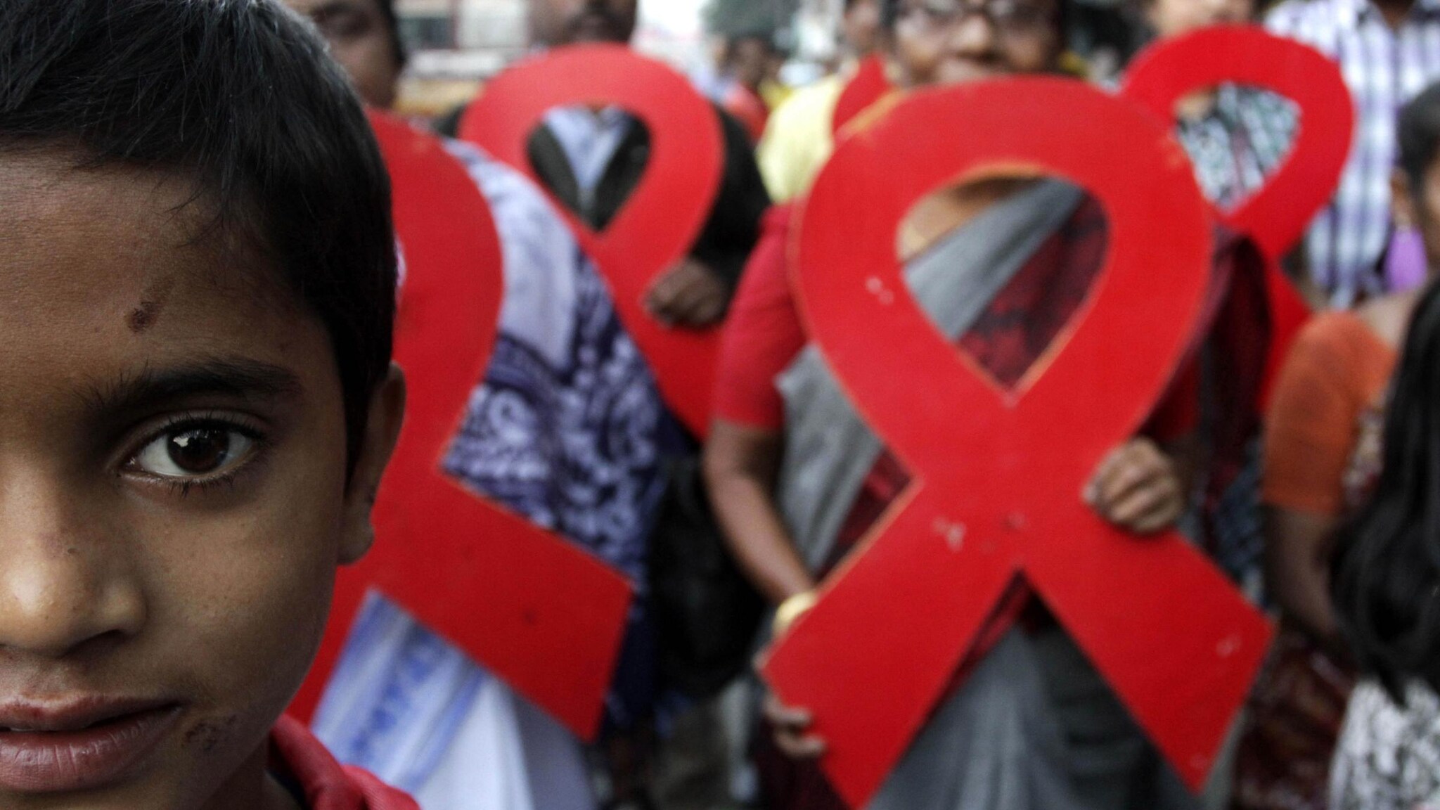 Negli Stati Uniti una bambina nata con il virus Hiv è guarita grazie a una serie di cure messe in atto sin dal momento della sua nascita. La piccola del Mississippi nei suoi due primi anni e mezzo di vita non ha più dato segni di infezione.