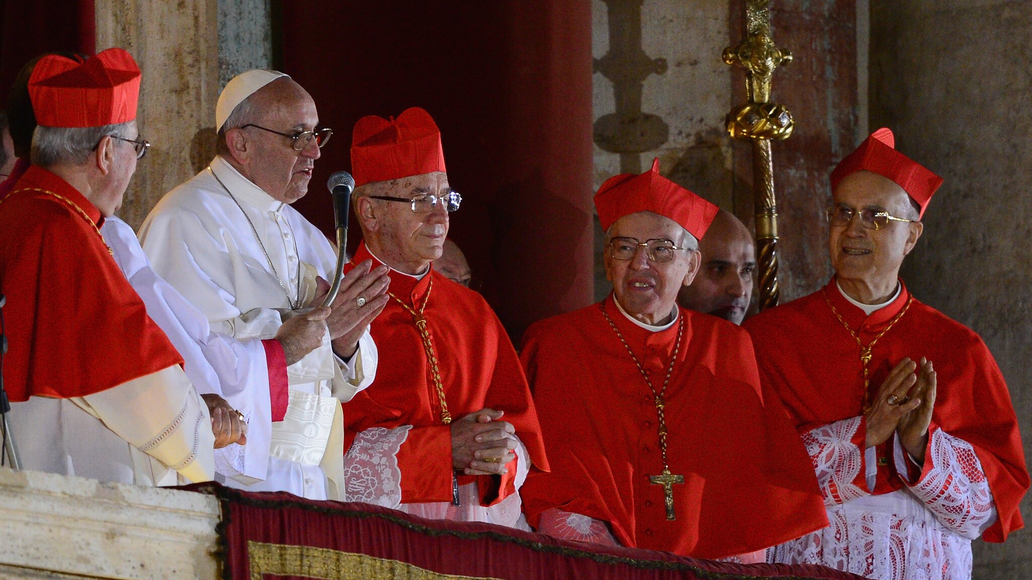 Qualche ora dopo l’elezione del cardinale argentino Jorge Mario Bergoglio la stampa americana ha diffuso una notizia sulle sue condizioni di salute. Il nuovo Papa vive con un solo polmone da quando era adolescente.