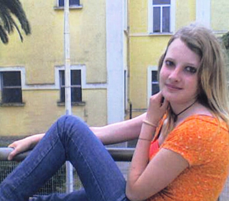 Il processo in corso a Taranto per l’omicidio di Sarah Scazzi può continuare con i giudici della Corte di Assise che restano al loro posto. Lo ha deciso il presidente Antonio Morelli dopo che i magistrati ieri si sono astenuti a seguito del video emerso durante l’ultima udienza.