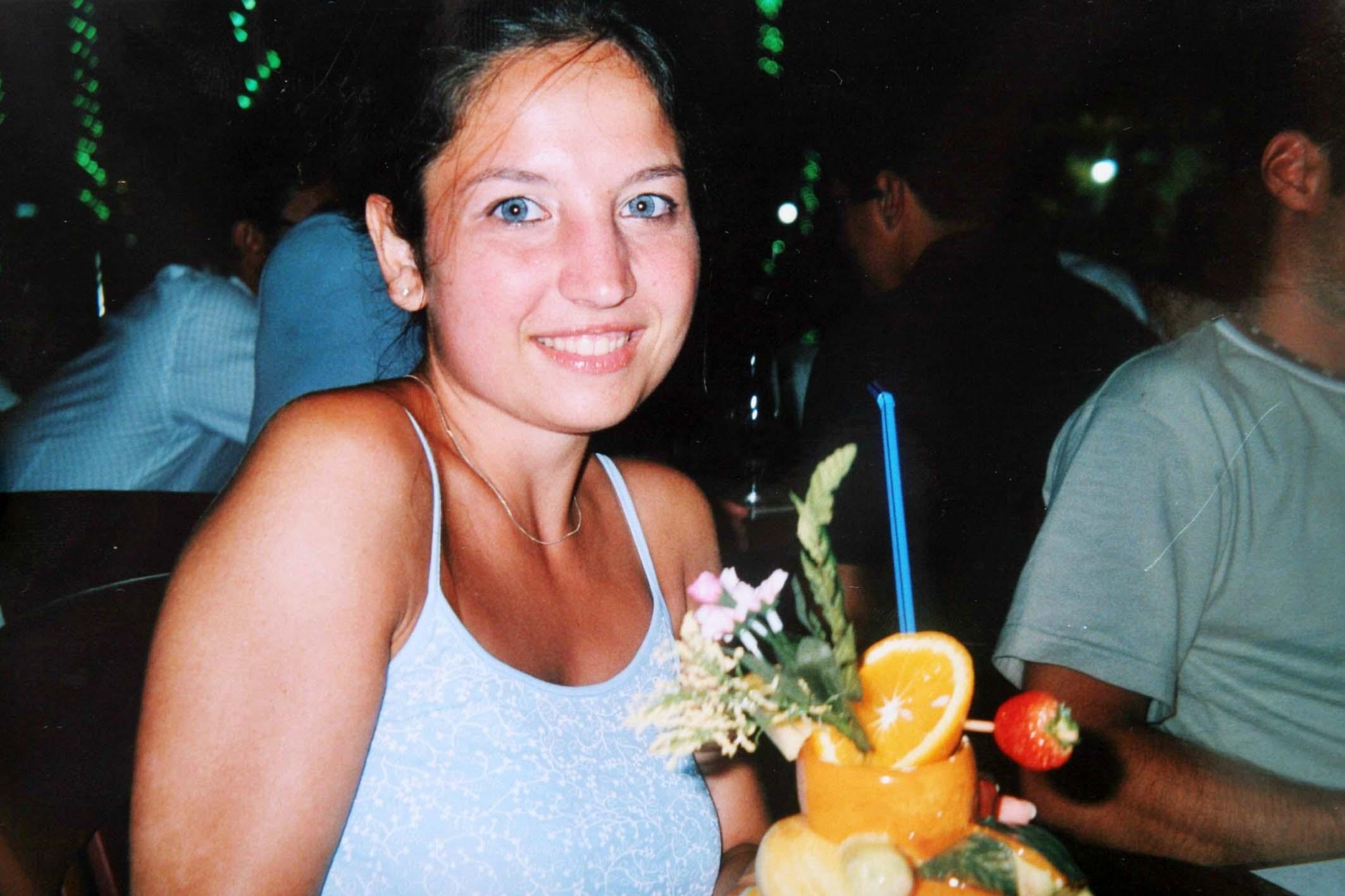 Spetta ai giudici della Corte di Cassazione decidere se riaprire il giallo di Garlasco o assolvere in via definitiva Alberto Stasi, l’ex fidanzato di Chiara Poggi, uccisa il 13 agosto 2007. Lui, unico imputato, non sarà presente.