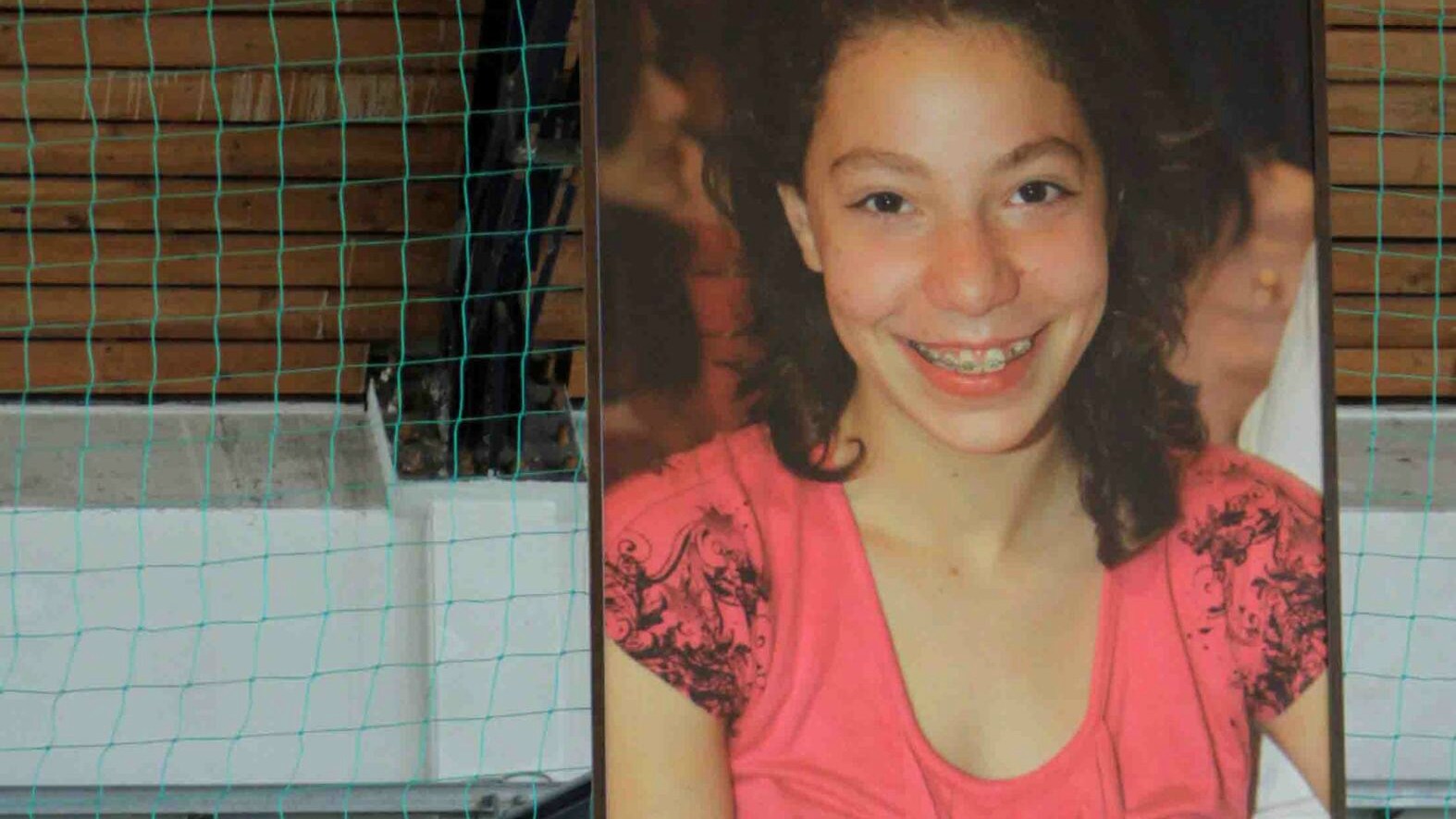 Dopo le rivelazioni fatte da un amico di Guerinoni, il padre del presunto assassino di Yara, le ricerche degli investigatori vanno avanti a Rovetta, il paese della Val Seriana in cui viveva l’amante dell’uomo. Prelevato anche il Dna delle madri emigrate dalla zona.