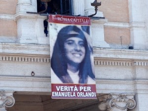 L’uomo che ha recentemente fatto ritrovare il flauto che apparteneva alla cittadina vaticana scomparsa quasi trenta anni fa continua a fare rivelazioni che, se confermate dalle indagini, potrebbero portare alla svolta decisiva sul caso.
