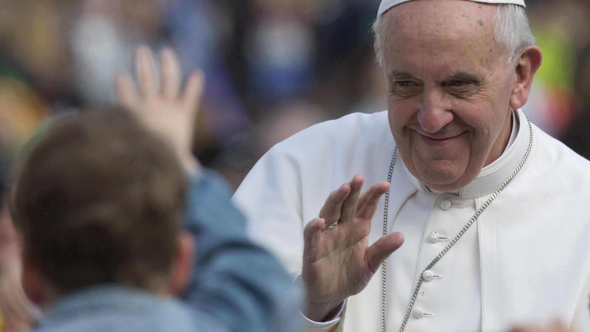 Papa Bergoglio ha confermato di voler adottare la linea voluta dal suo predecessore Benedetto XVI per combattere la pedofilia all’interno della Chiesa. Dunque, tolleranza zero. Il tema affrontato nell’udienza con monsignor Gerhard Ludwig Muller, prefetto della congregazione per la dottrina della fede.