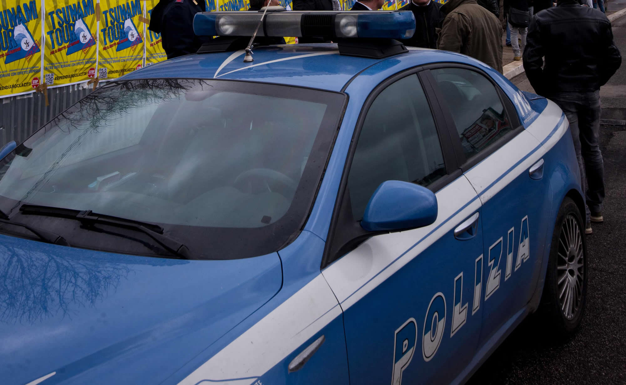 Calabria, 30enne ai domiciliari ucciso sulla porta di casa 