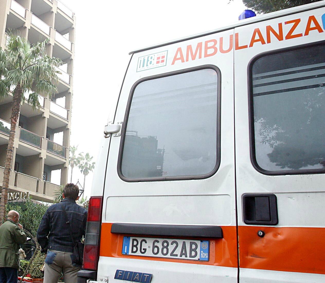 Mentre va in bicicletta nel giorno di Pasqua un 48enne viene investito da un’auto il cui conducente si allontana senza prestare soccorso. Chi era il pirata? Una vecchia conoscenza, già denunciato in passato dal ferito per stalking.