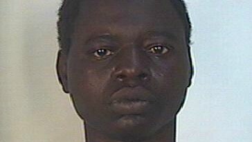 Adam Mada Kabobo ha ucciso, lo scorso 11 maggio, tre persone a colpi di spranghe e piccone e da allora è rinchiuso in carcere. Il gip ha disposto la perizia che dovrà accertare la capacità di intendere e di volere dell’indagato.