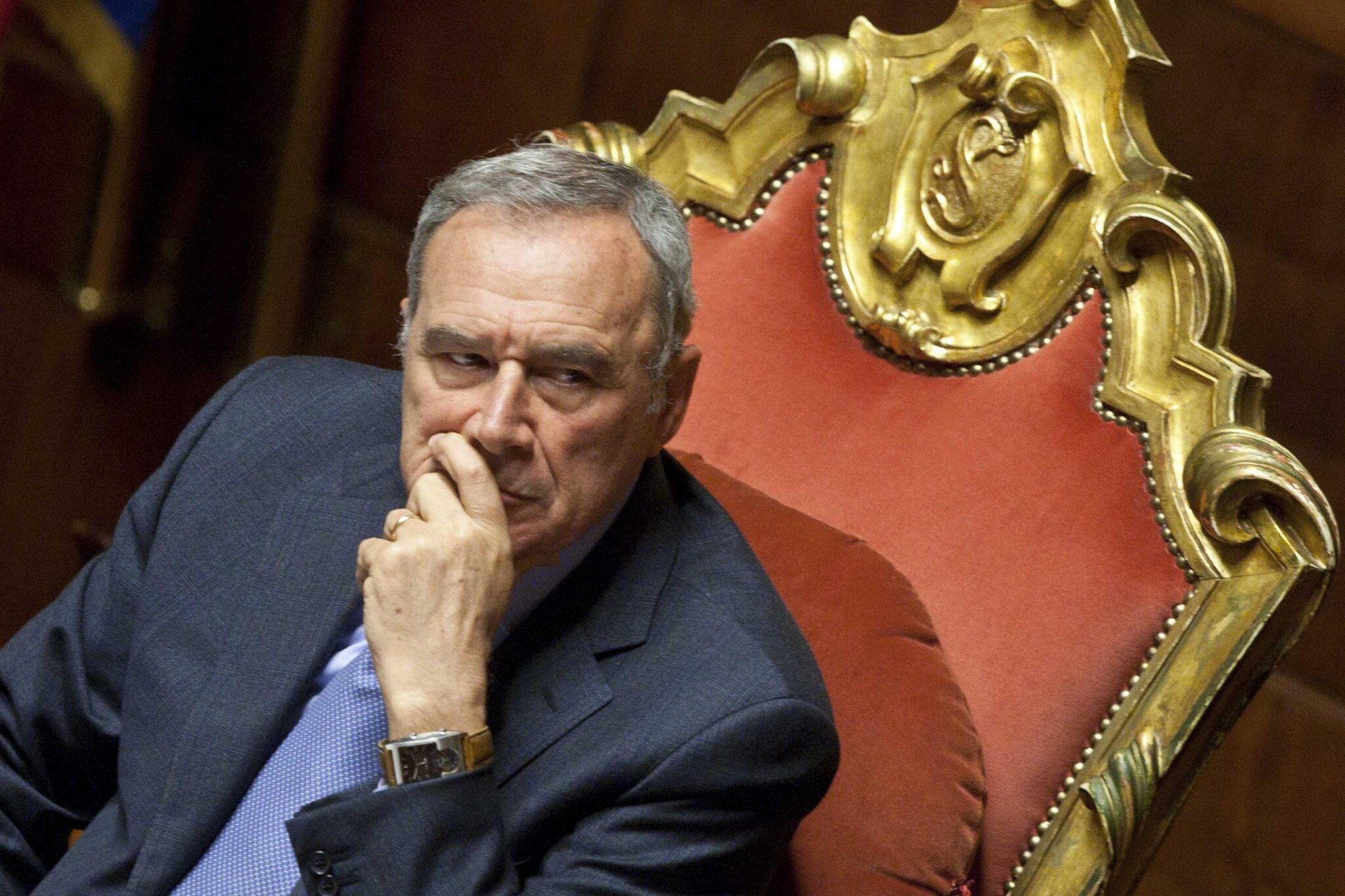 Nell’elenco delle persone chiamate a testimoniare nell’ambito del processo sulla trattativa Stato-Mafia figura anche il Presidente del Senato Piero Grasso che ha espresso la sua disponibilità. Sull’agenda rossa di Borsellino: “Cercare la verità”.