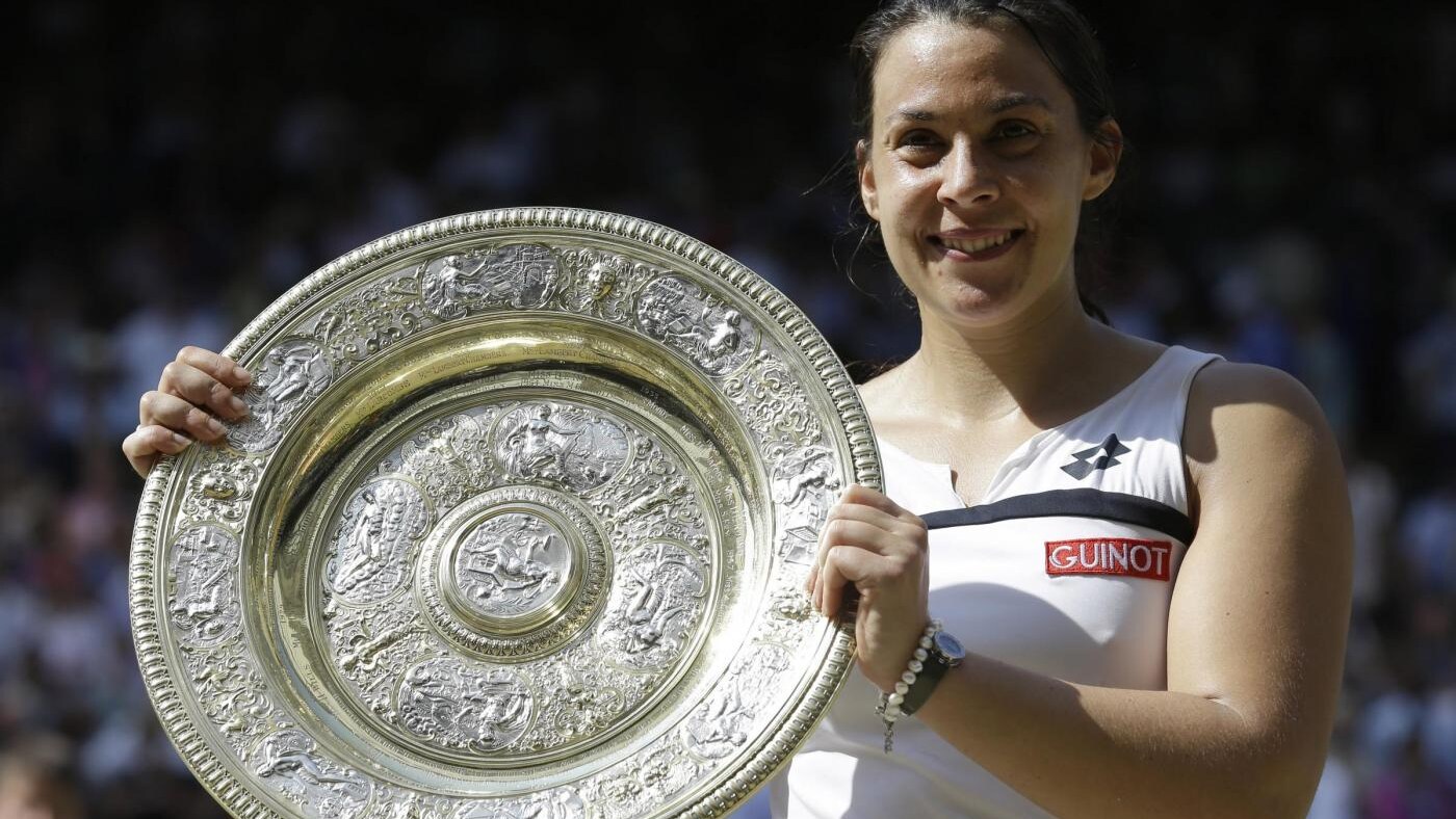La francese ha dominato ed ha meritatamente vinto per la prima volta un torneo dello Slam. La Bartoli ha vinto Wimbledon senza perdere un set.