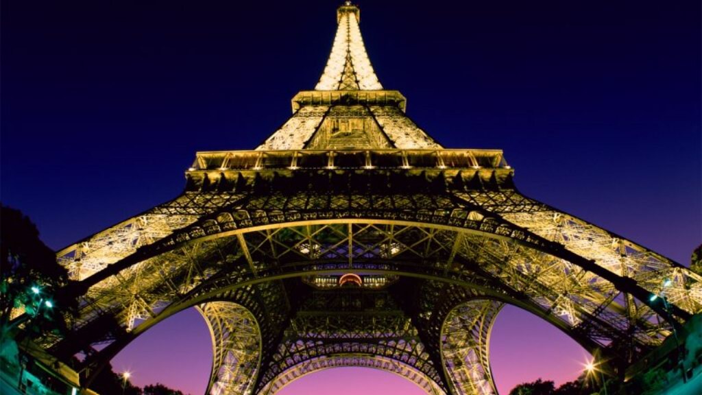 La Torre Eiffel (*)