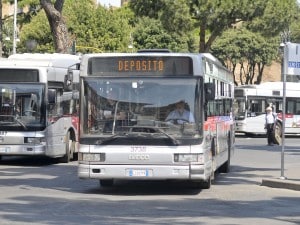 bus-deposito-sciopero-trasporti-300x225.jpg