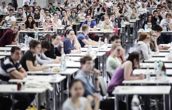 "Chi fa Medicina all'estero non scappa dal test, in Italia alcuni studenti non sanno neanche misurare la pressione"