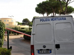Polizia-mortuaria-sfratto-si-impicca-300x225.jpg