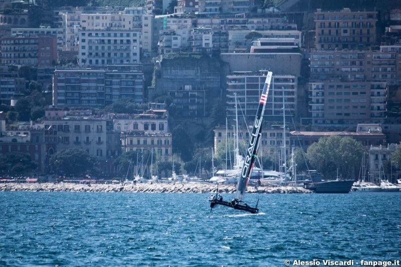 catamarani charter napoli