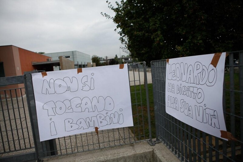 Non-si-toccano-i-bambini