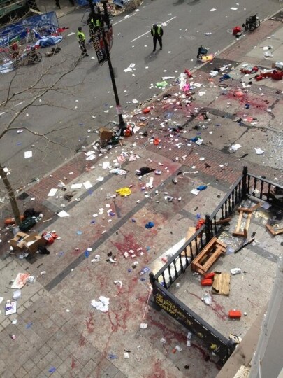 Esplosione a Boston, sangue dappertutto