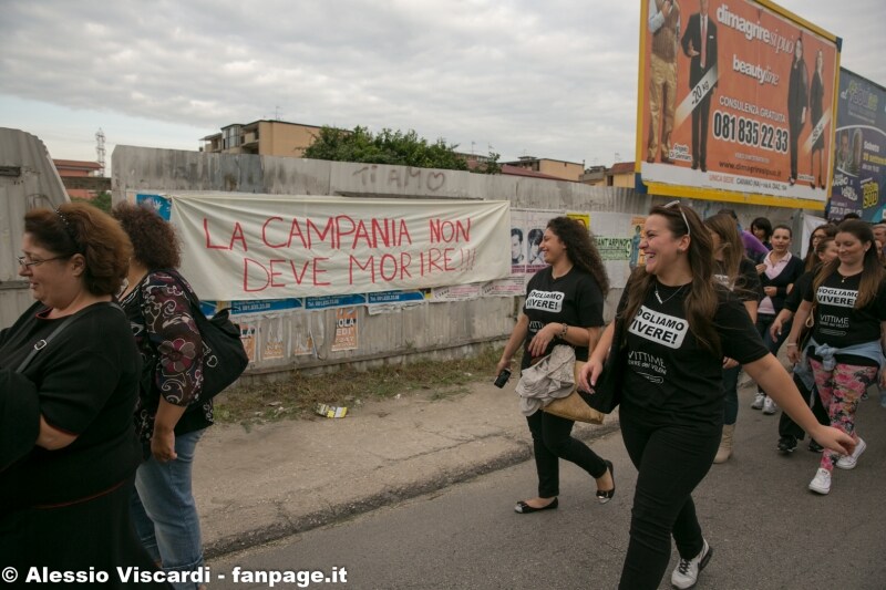 Cinquantamila In Marcia Nella Terra Dei Fuochi Fanpage