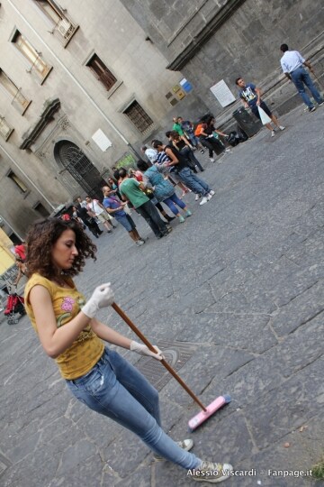 Una piazza da pulire