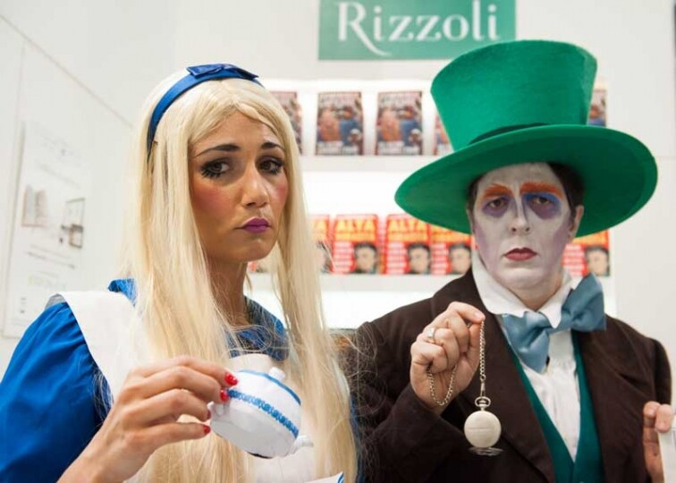 Alice-e-il-Cappellaio-matto-al-Salone-del-libro