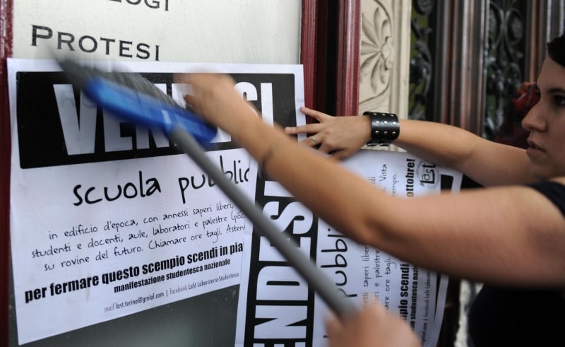 No-alla-scuola-pubblica-in-vendita