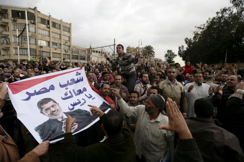 E-quelli-a-favore-del-presidente-dei-Fratelli-musulmani