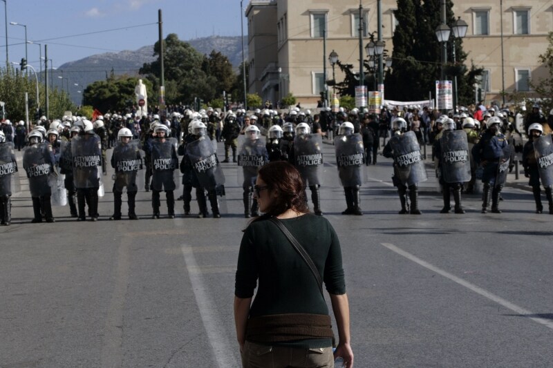 Agenti-in-tenuta-antisommossa-ad-Atene