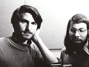 buon-compleanno-apple-la-mela-morsicata-compie-36-anni0