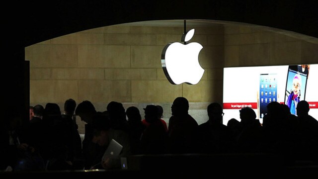 Apple Shares Continue To Fall After "Death Cross"