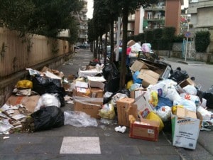 emergenza rifiuti campania 2010 e turismo in crisi