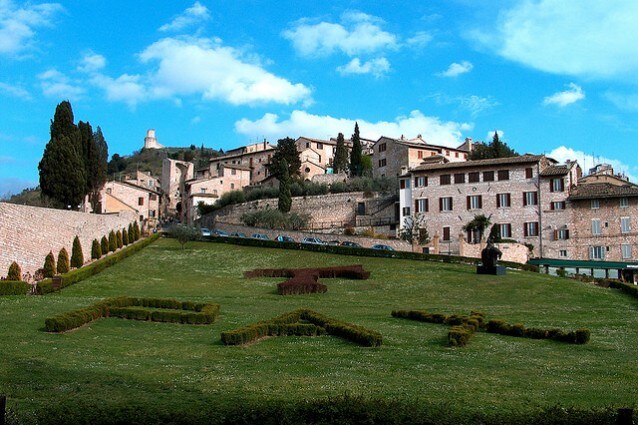 Visitare Assisi: una suggestiva città medioevale nel cuore dell’Umbria