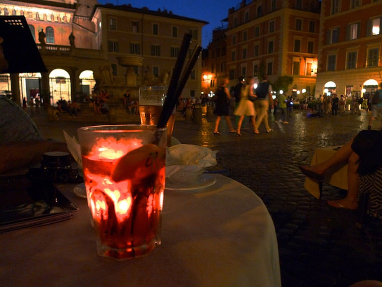 trastevere di notte