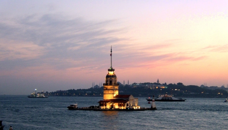 Tramonto su Instanbul visto da Üsküdar