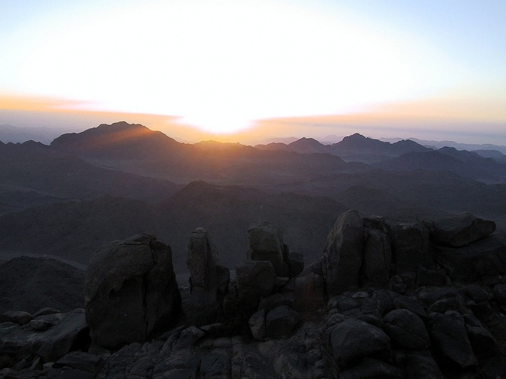 Egitto: alba sul Monte Sinai