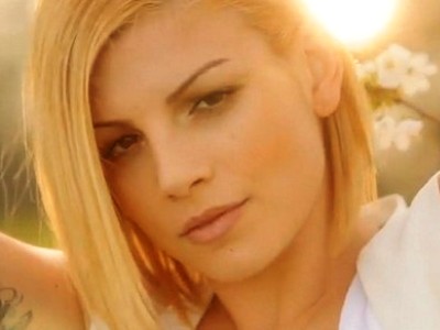 Emma Marrone a Sanremo 2011 con i Modà