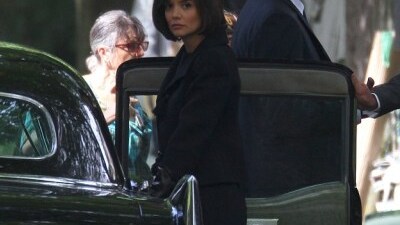 Katie Holmes nella serie tv I Kennedy